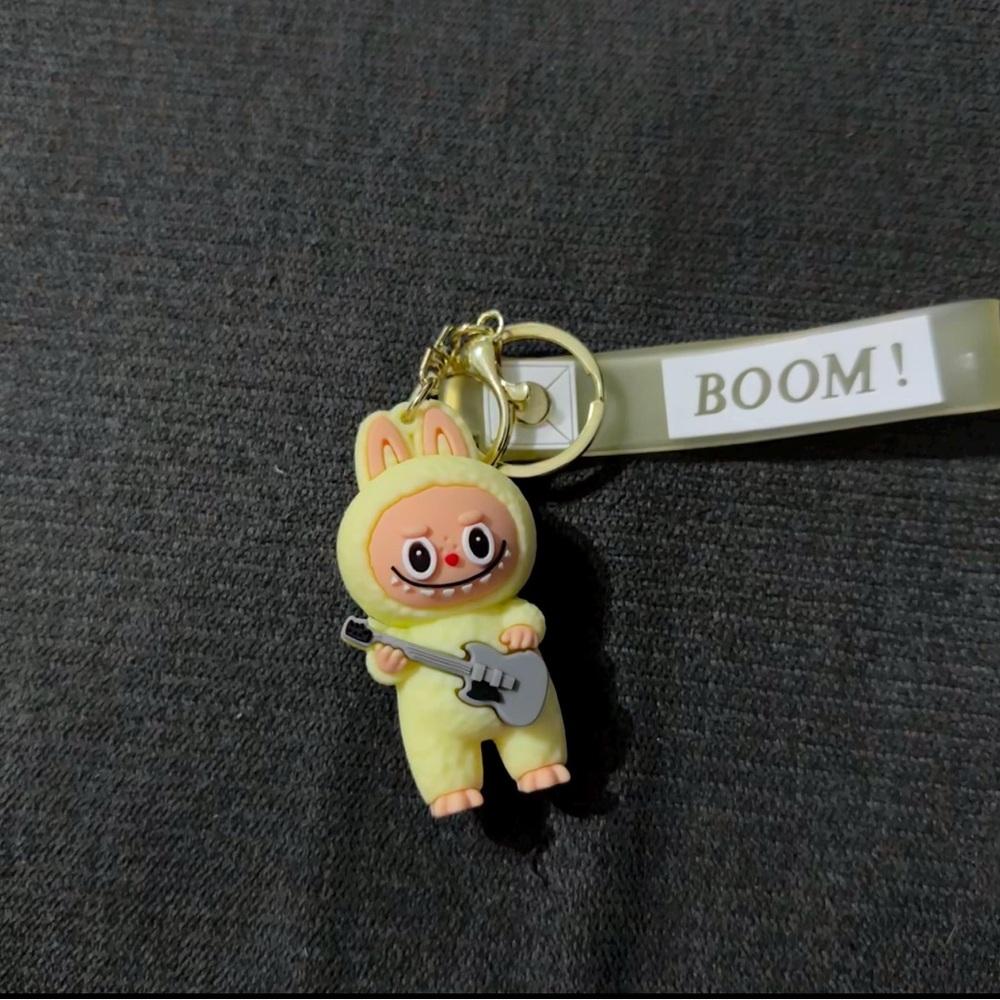 LABUBU KEYCHAINS🤩🤩 - Picture 2 of 4